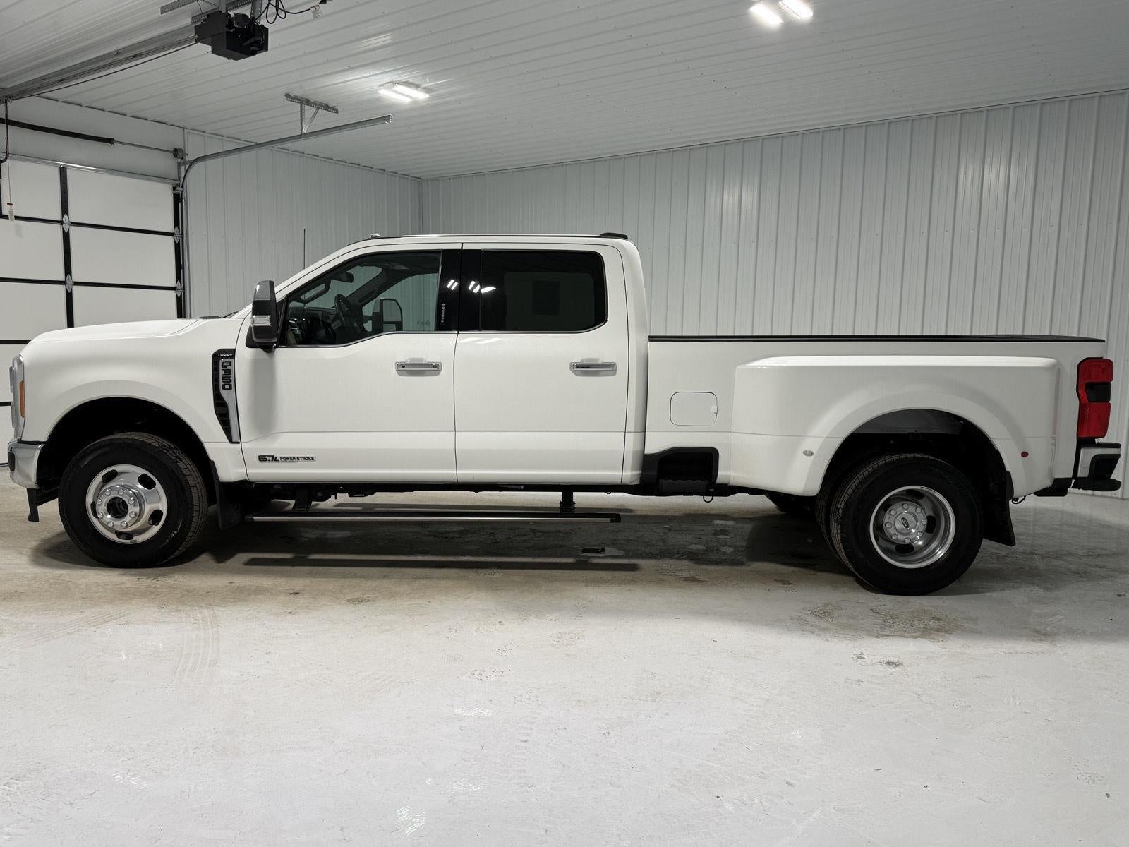 2023 Ford Super Duty F-350 DRW Lariat