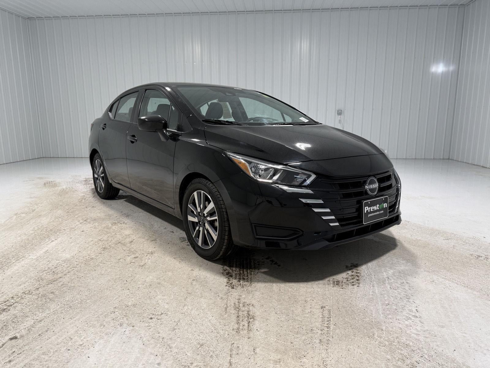 2023 Nissan Versa SV