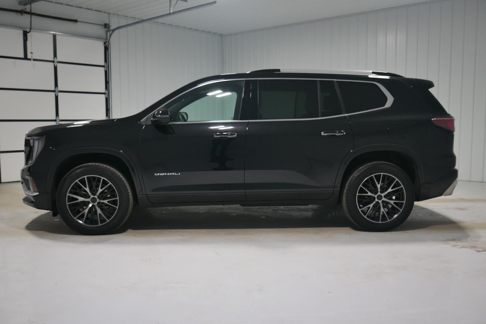 2024 GMC Acadia AWD Denali