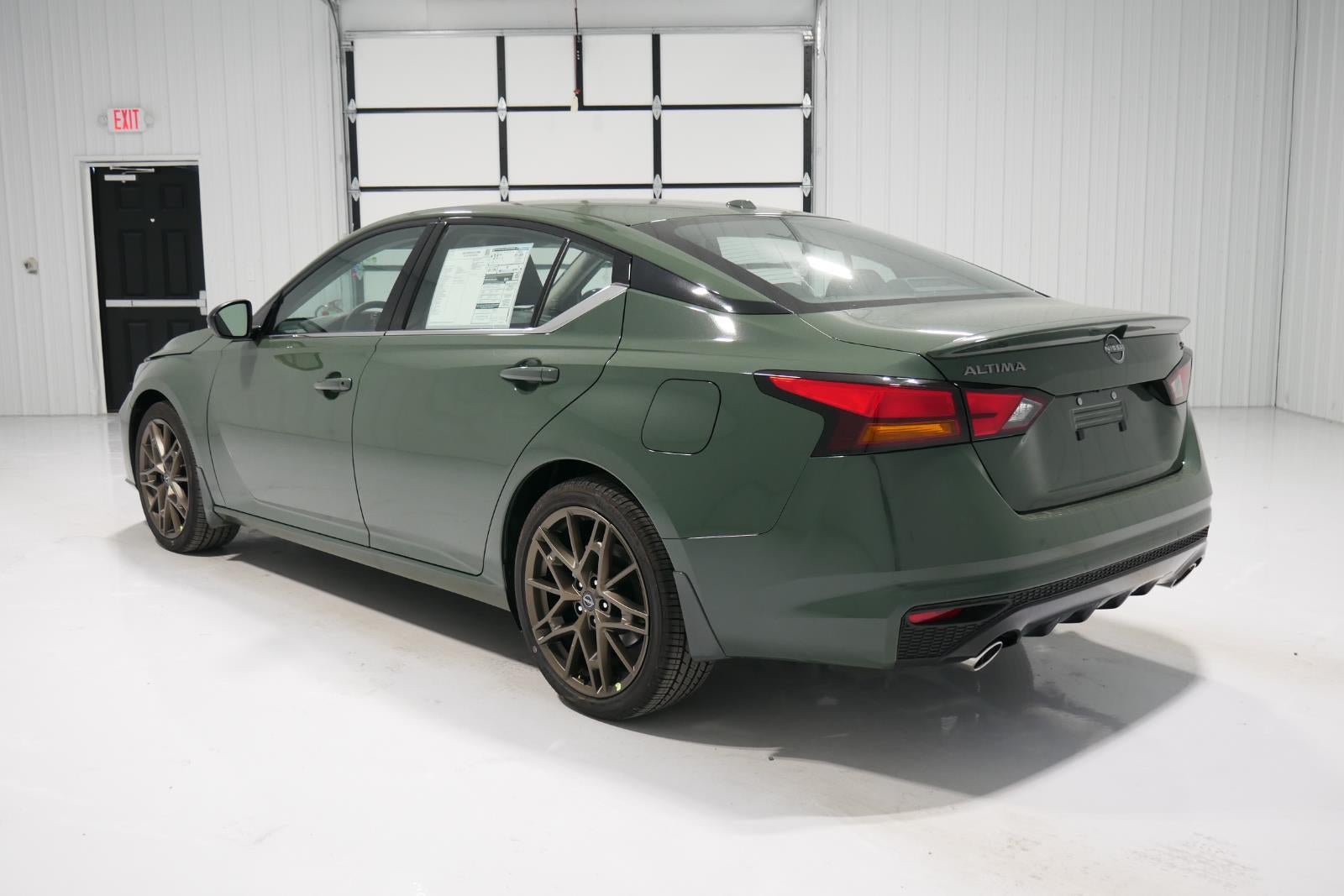 2025 Nissan Altima SR