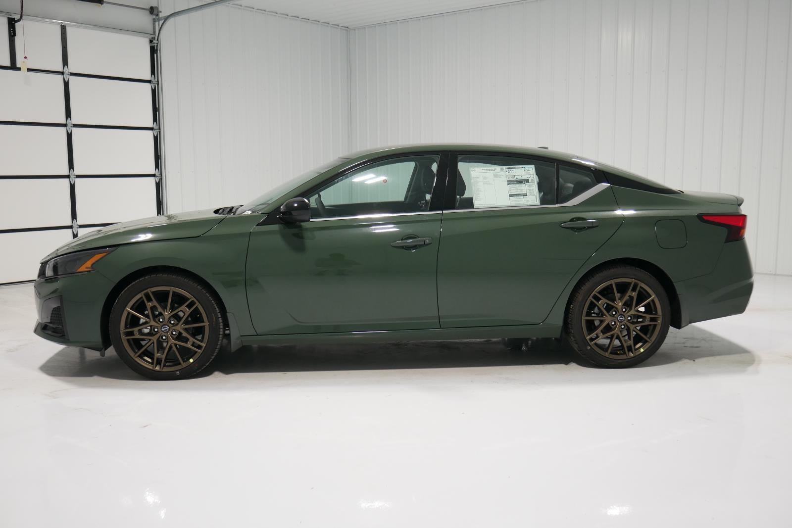 2025 Nissan Altima SR