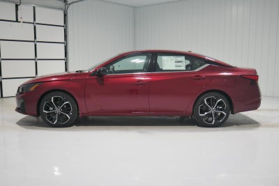 2025 Nissan Altima SR