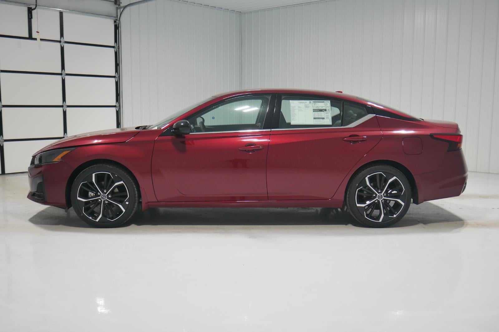 2025 Nissan Altima SR