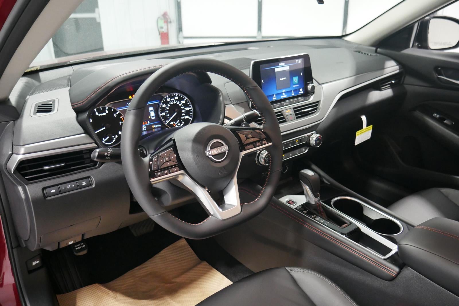 2025 Nissan Altima SR