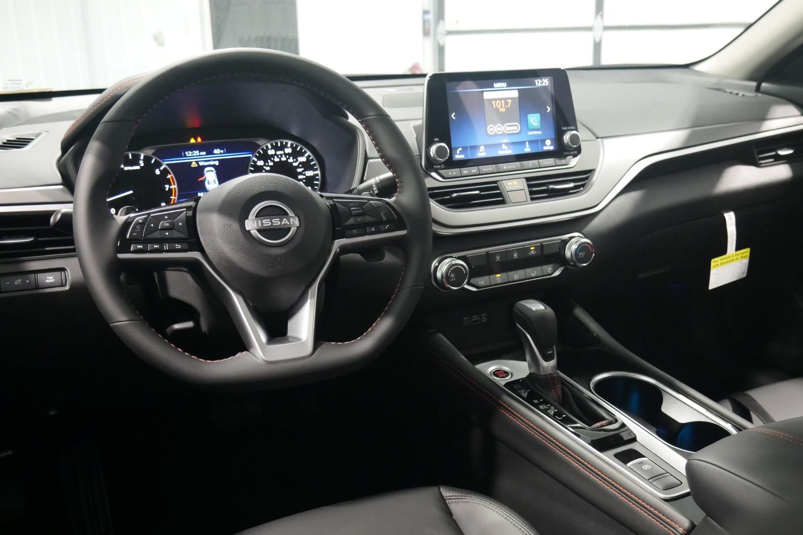 2025 Nissan Altima SR