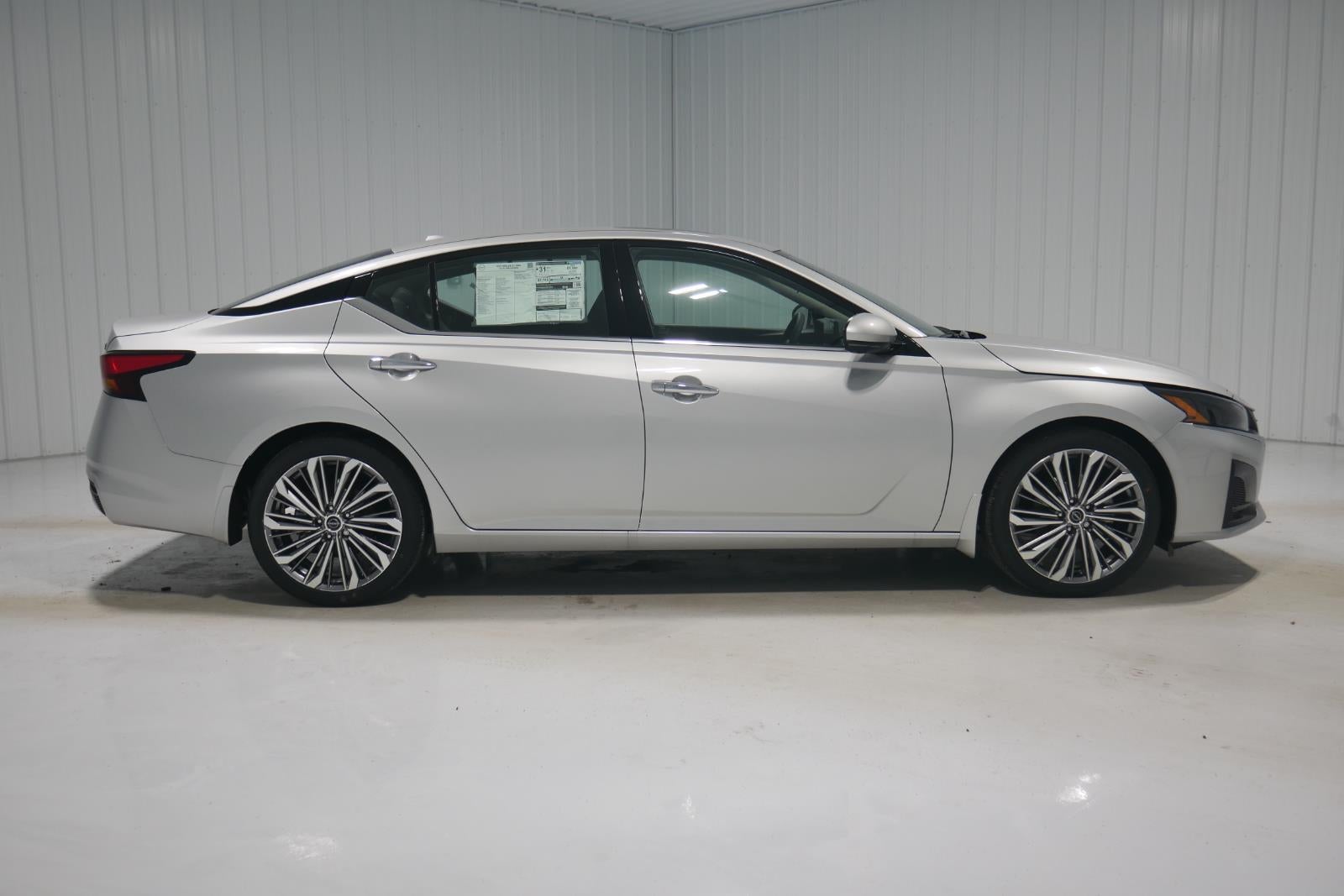 2025 Nissan Altima SL