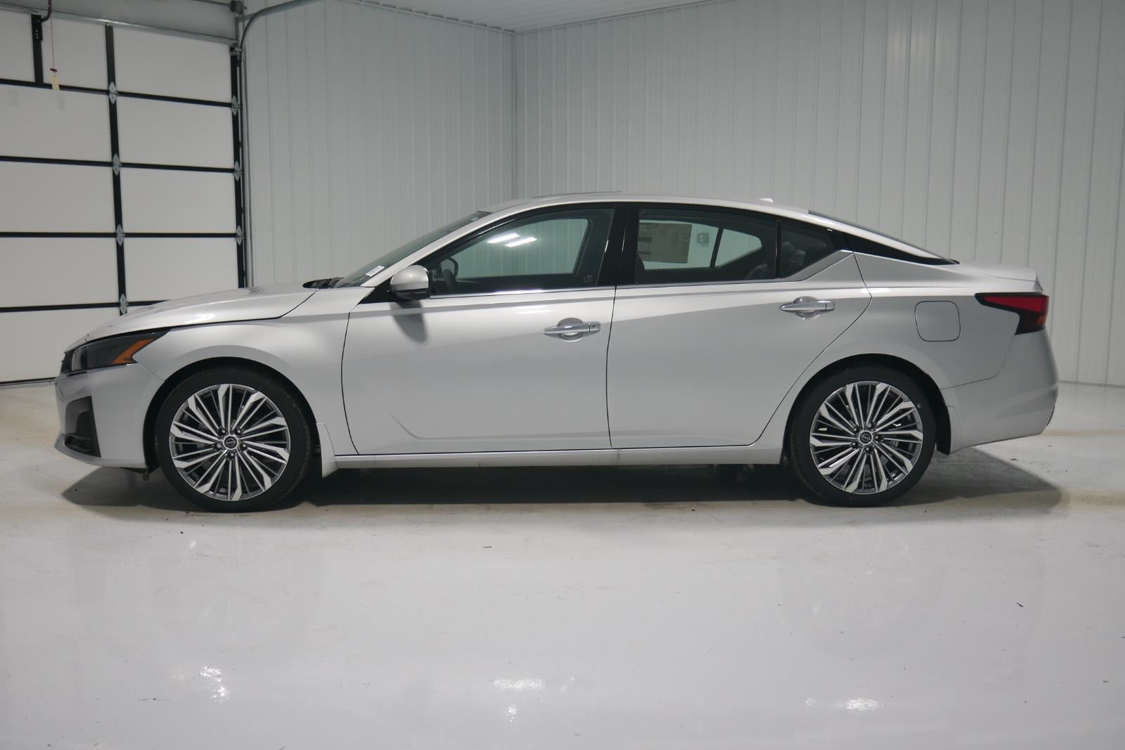 2025 Nissan Altima SL