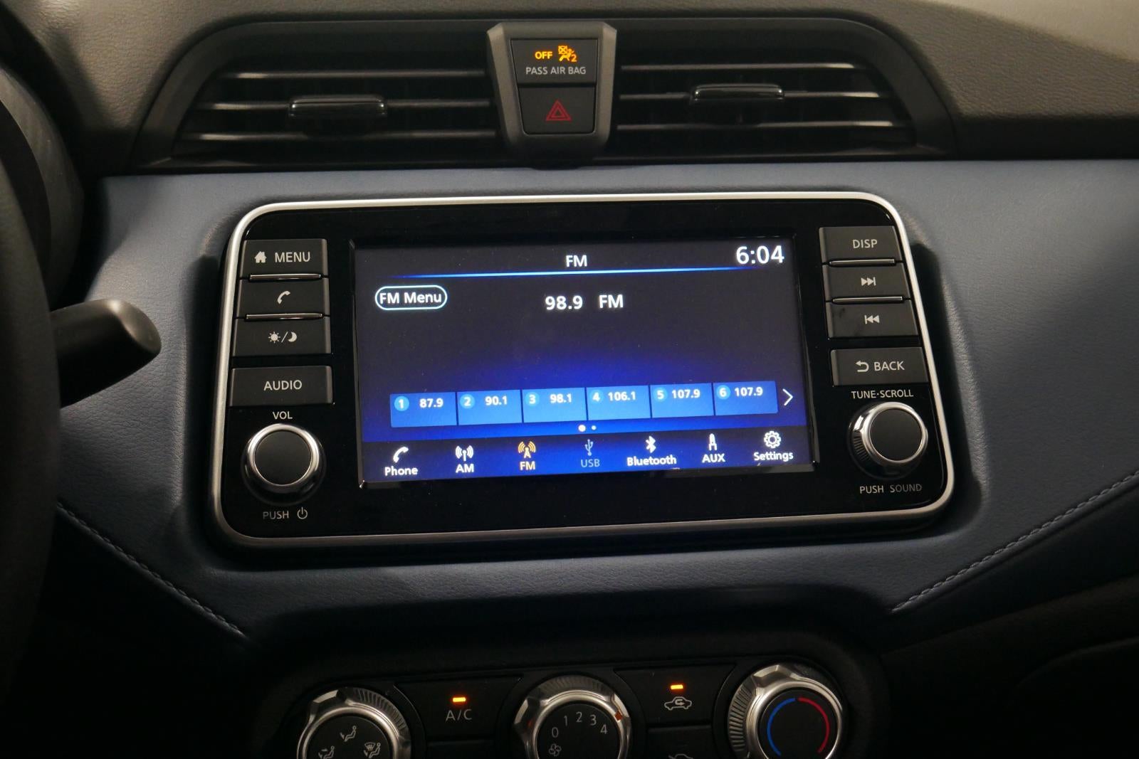 2025 Nissan Versa SV