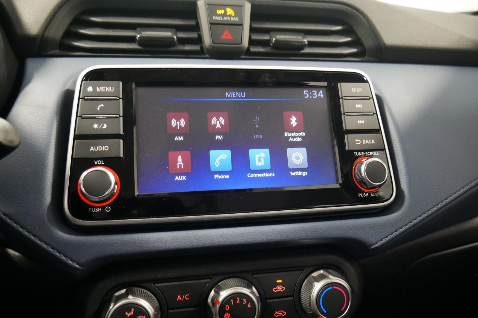 2025 Nissan Versa SV