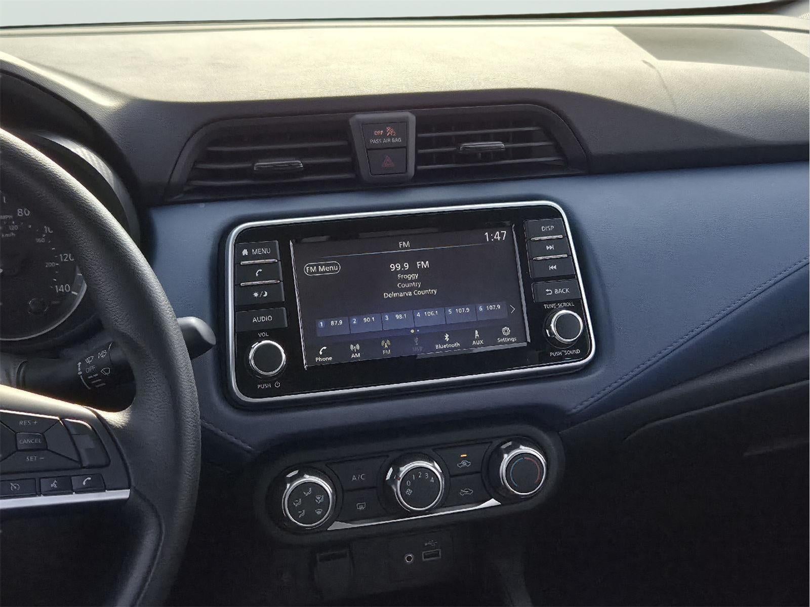 2025 Nissan Versa SV