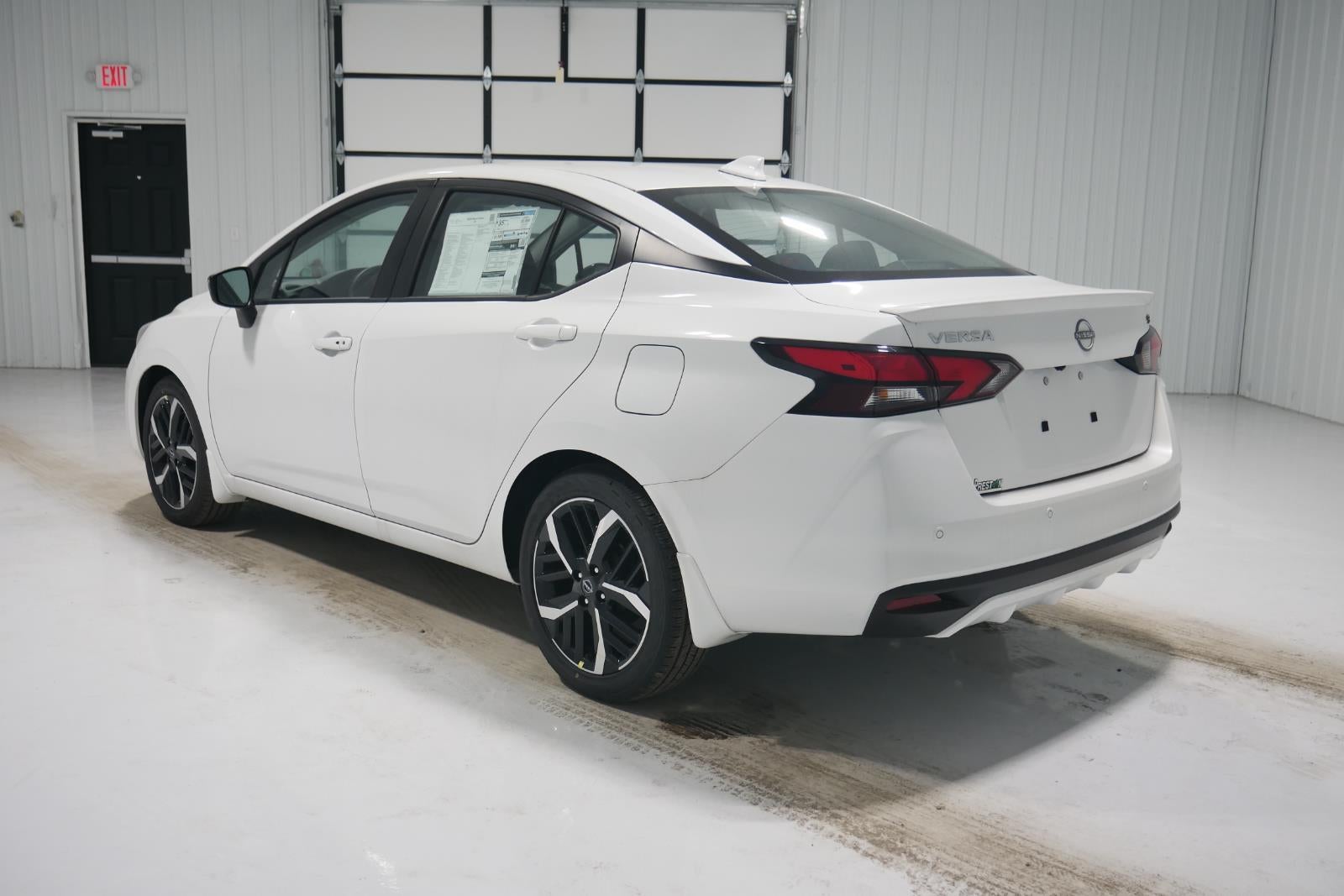 2025 Nissan Versa SR