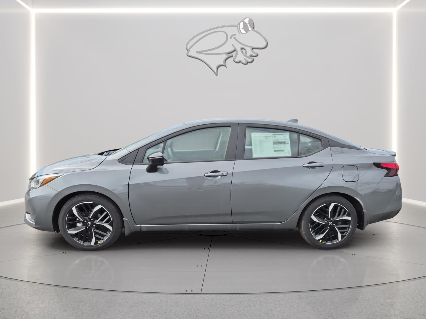 2025 Nissan Versa SR