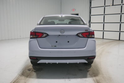 2025 Nissan Versa SR