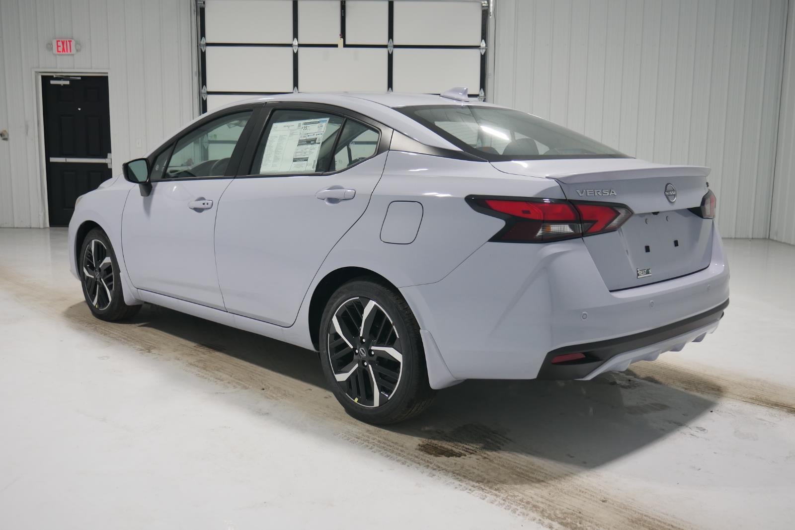 2025 Nissan Versa SR