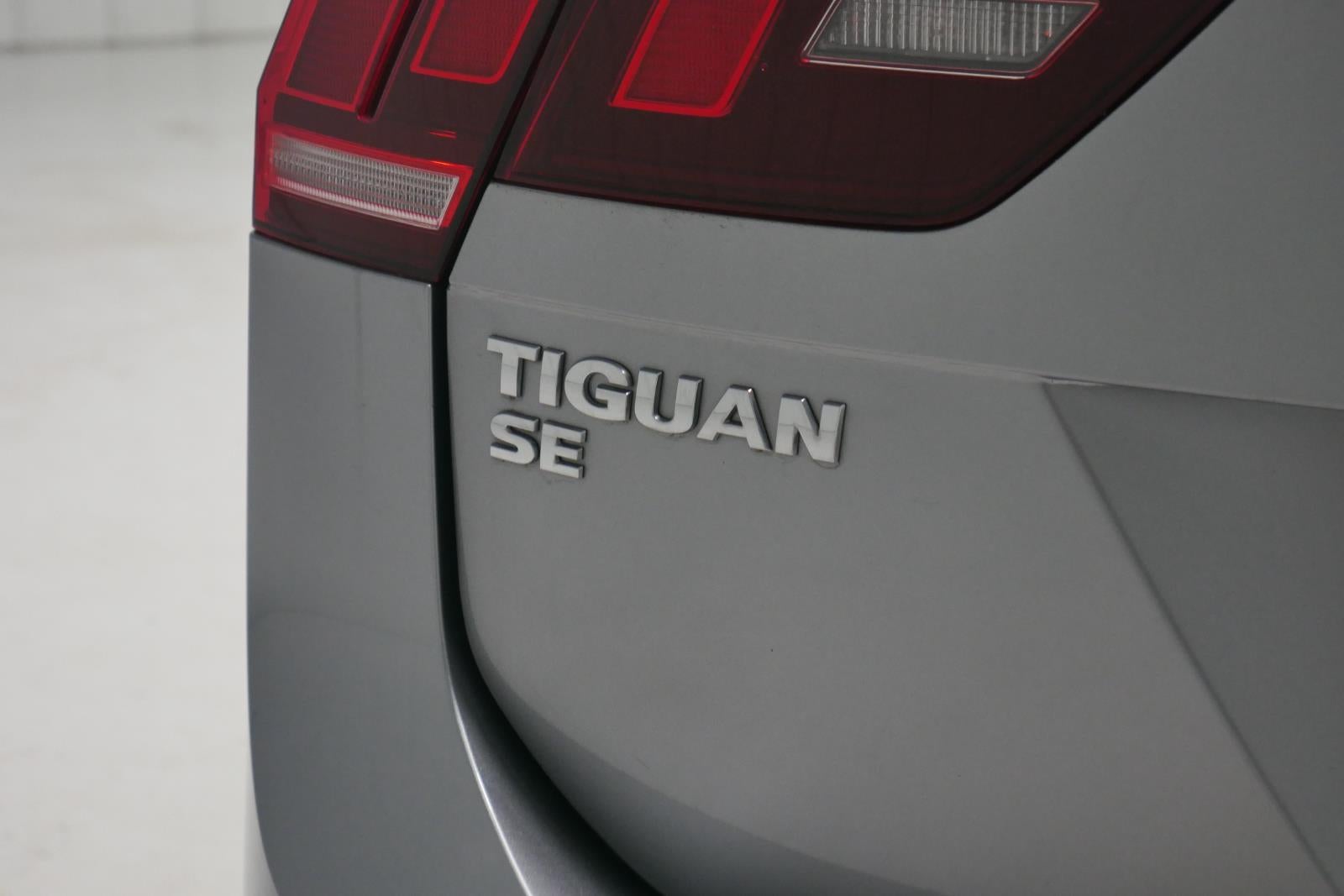 2021 Volkswagen Tiguan SE R-Line Black