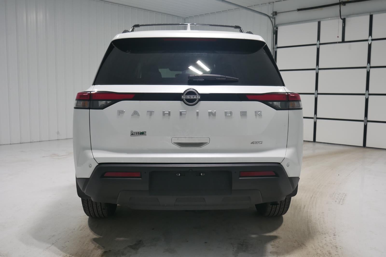 2025 Nissan Pathfinder SV