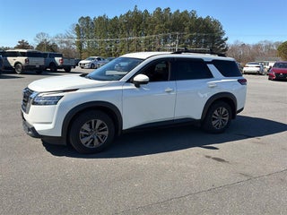 2022 Nissan Pathfinder SV