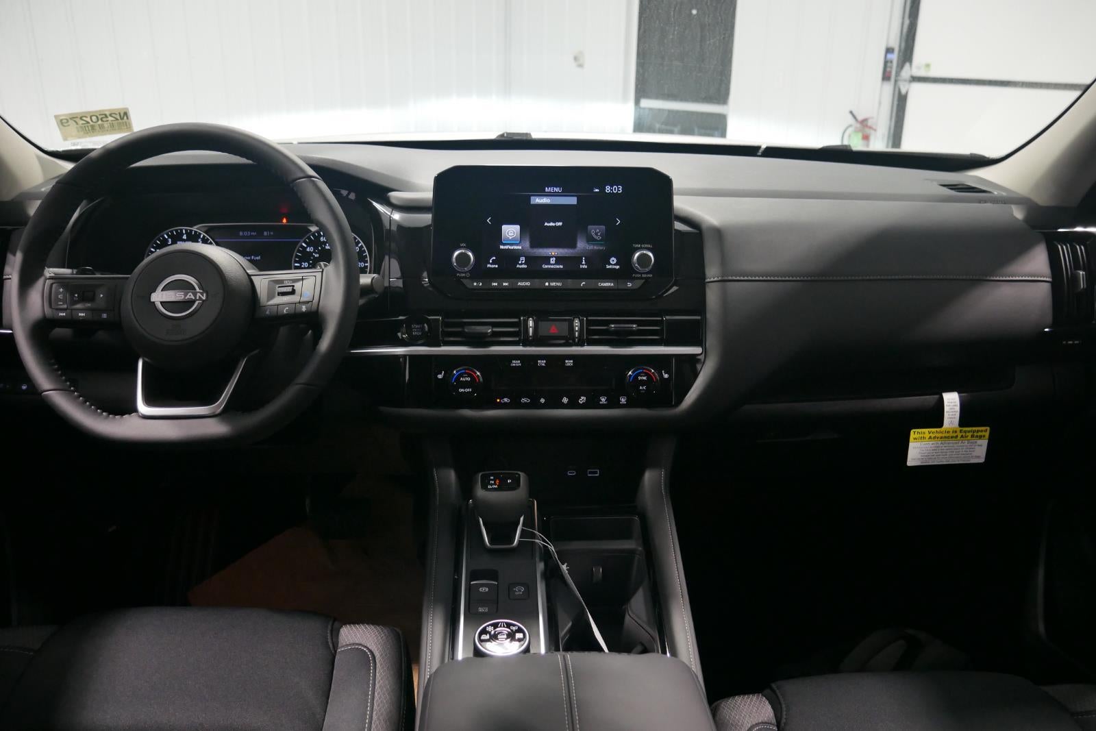 2025 Nissan Pathfinder SV