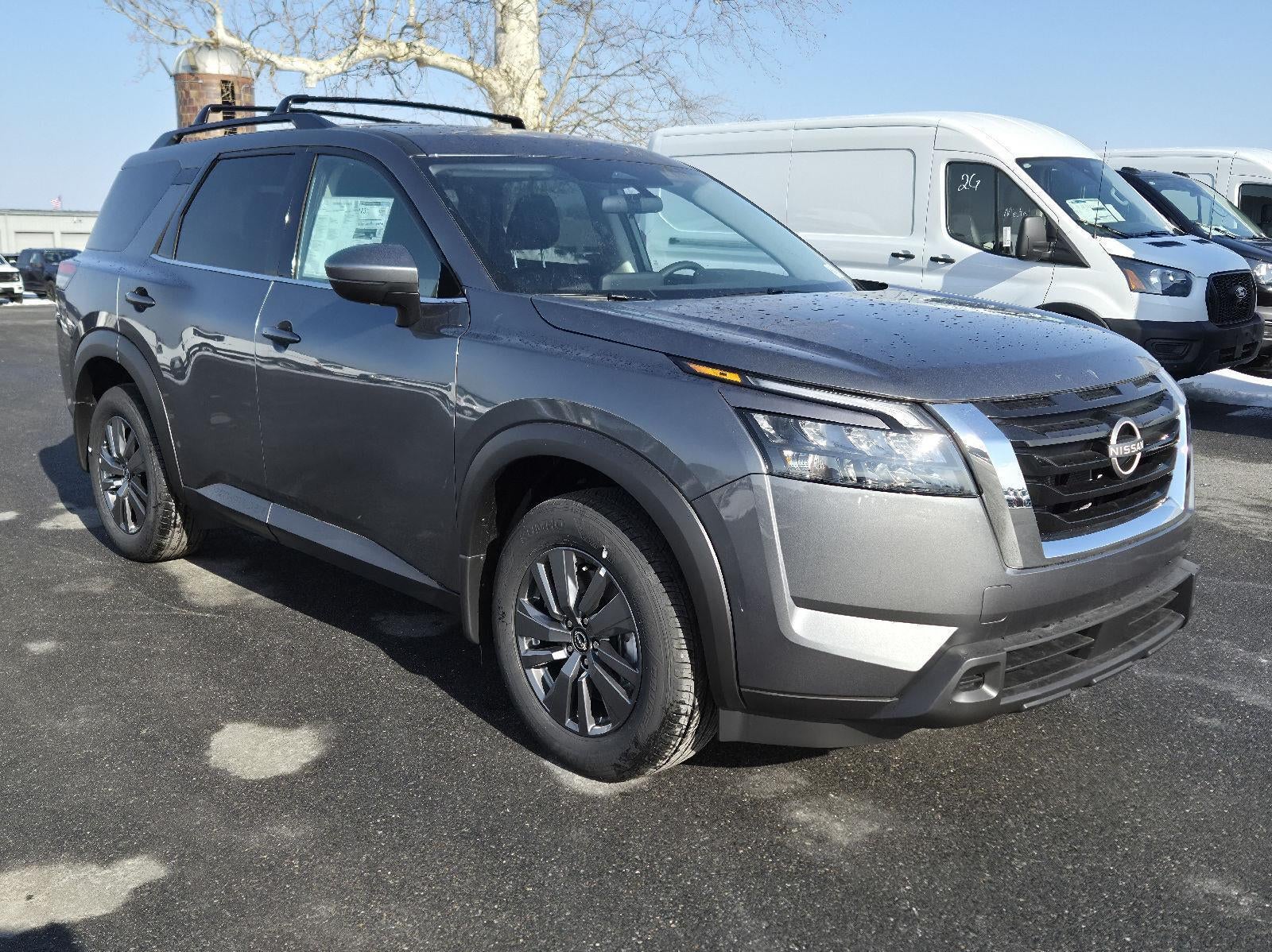 2025 Nissan Pathfinder SV