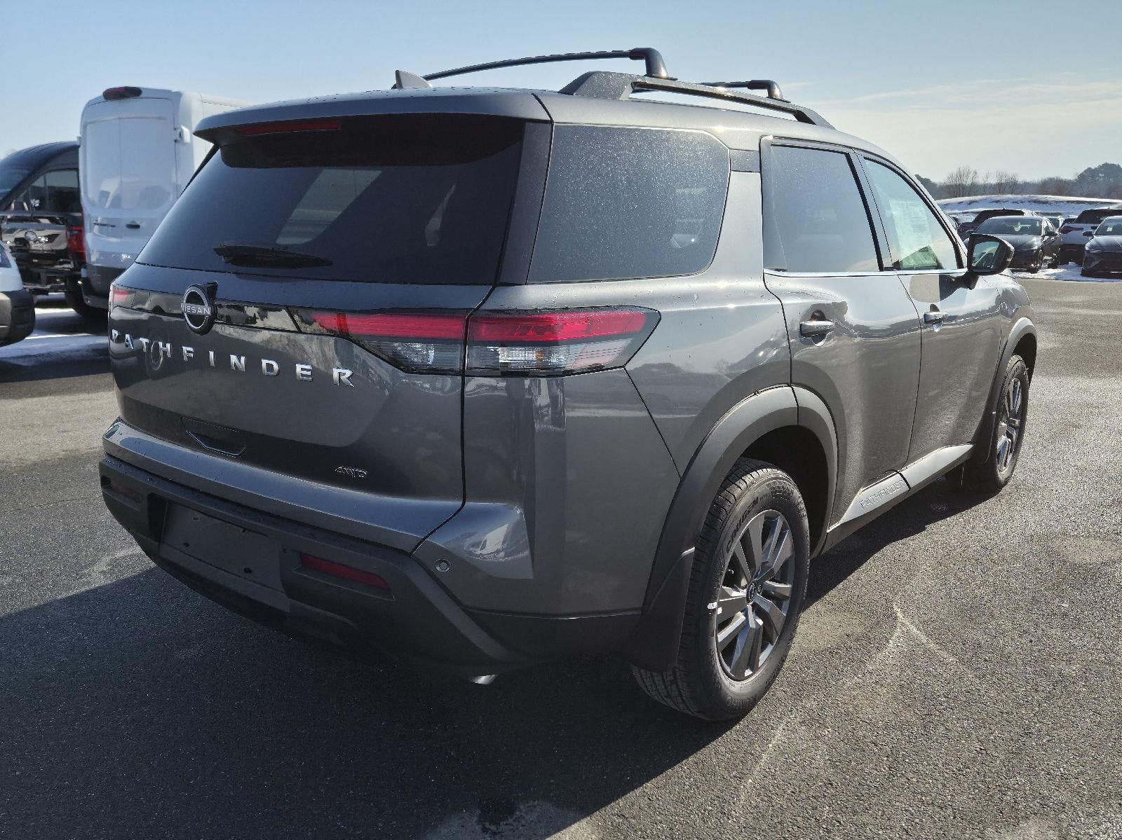 2025 Nissan Pathfinder SV