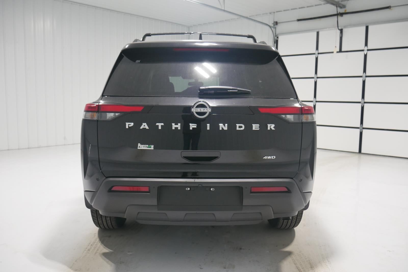 2025 Nissan Pathfinder SV