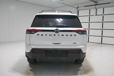 2025 Nissan Pathfinder SV