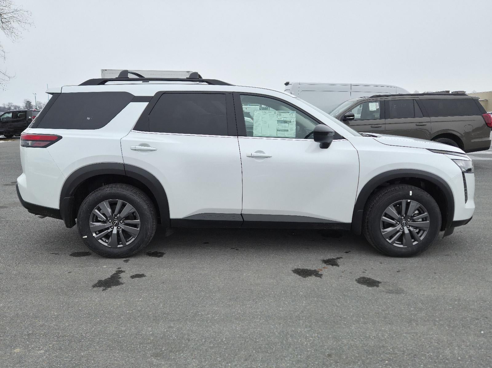 2026 Nissan Pathfinder SV