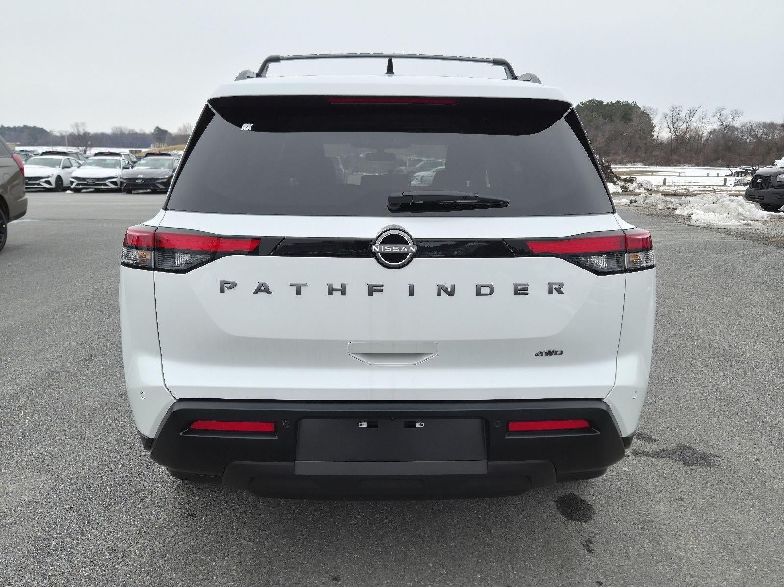 2026 Nissan Pathfinder SV
