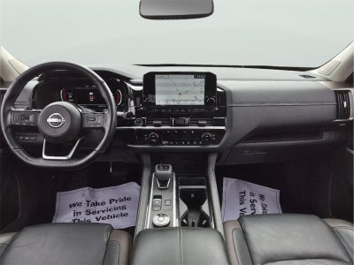 2022 Nissan Pathfinder Platinum