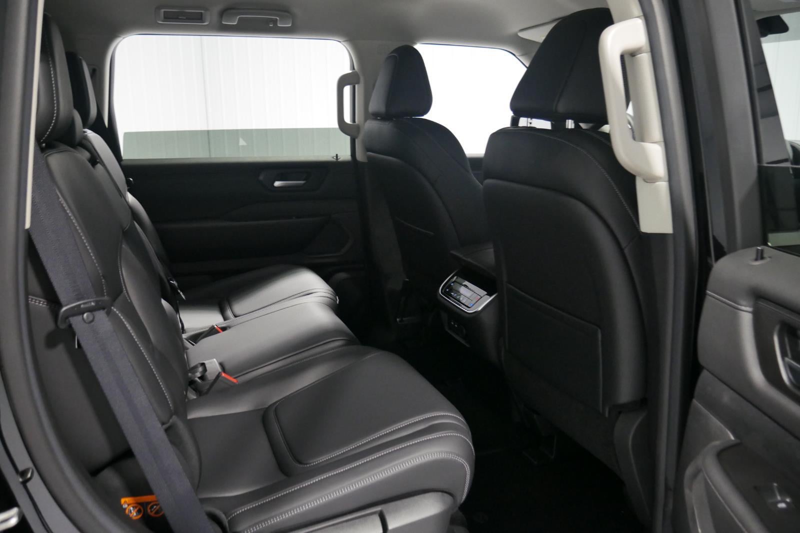 2026 Nissan Armada SV