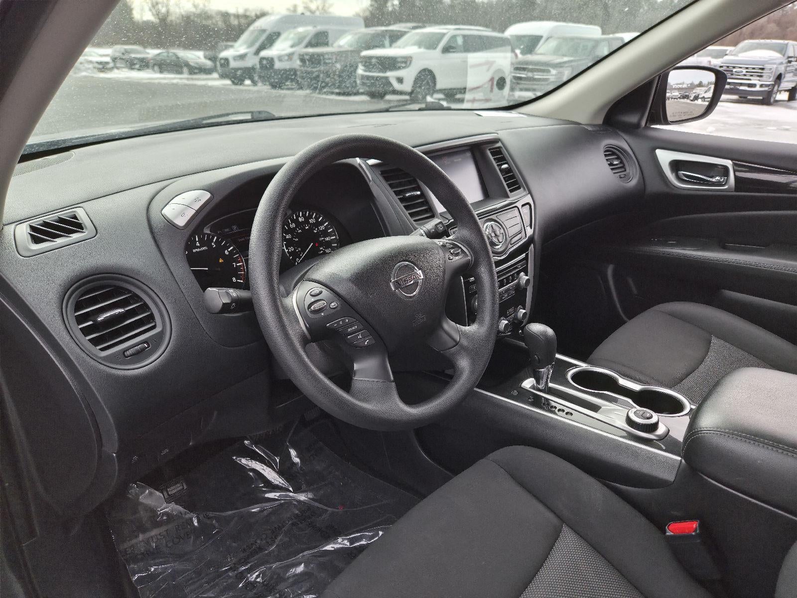 2020 Nissan Pathfinder S